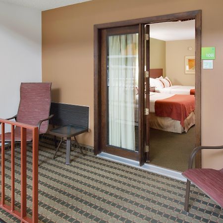 Doubletree By Hilton Austin, Mn Hotel Екстериор снимка