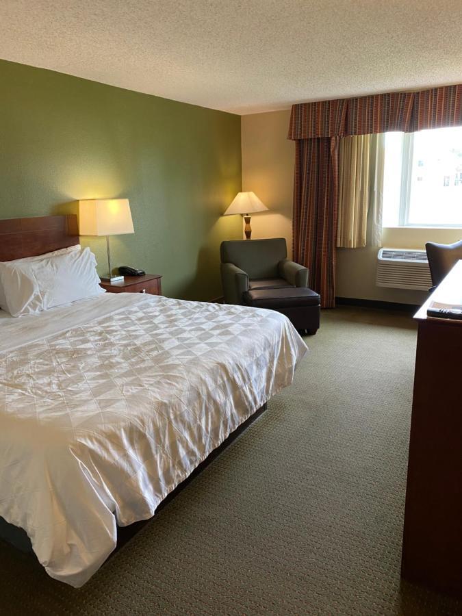 Doubletree By Hilton Austin, Mn Hotel Екстериор снимка