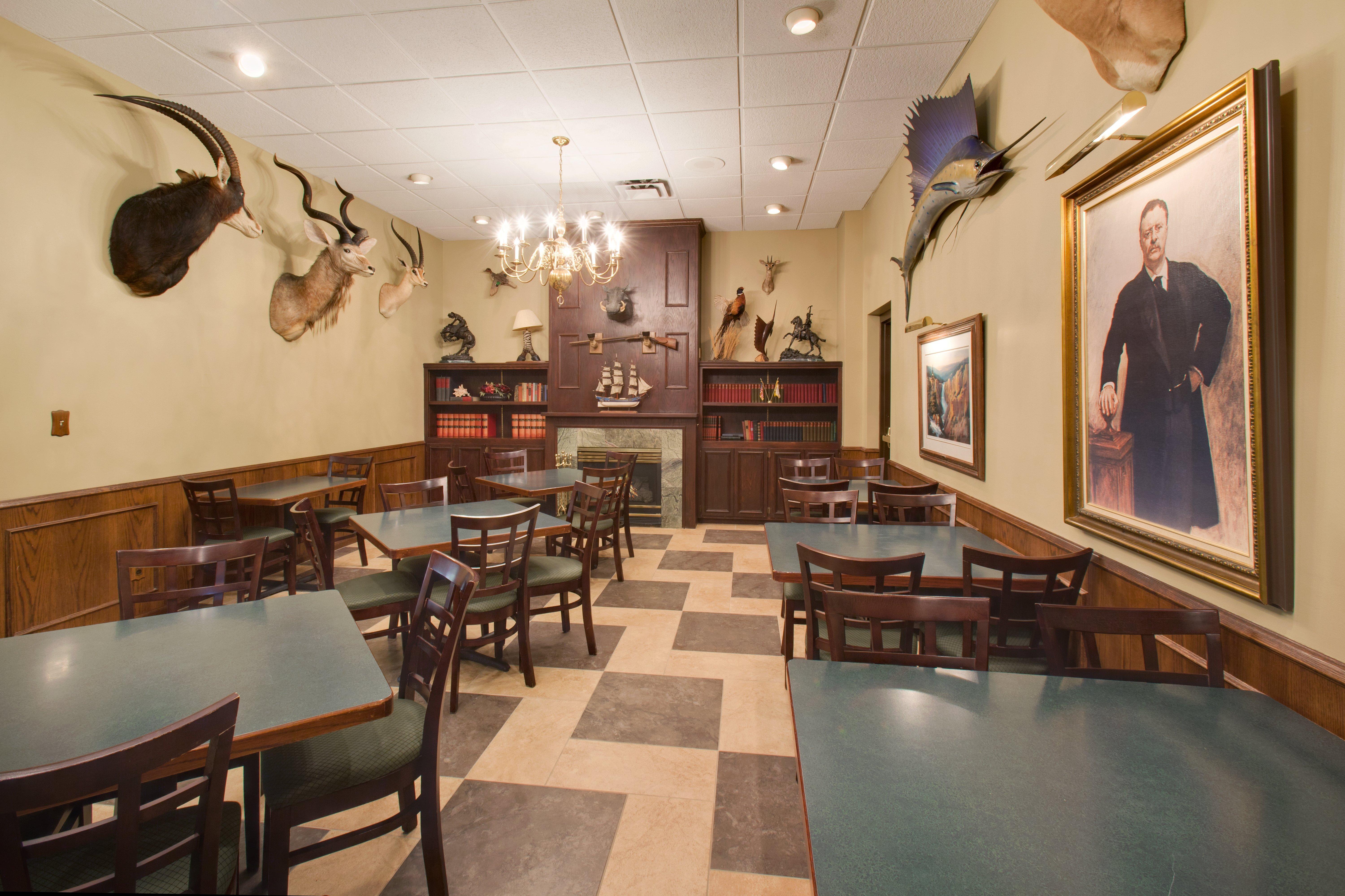 Doubletree By Hilton Austin, Mn Hotel Екстериор снимка