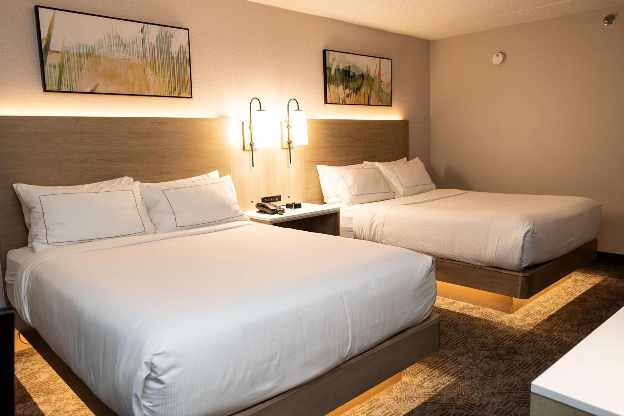 Doubletree By Hilton Austin, Mn Hotel Екстериор снимка