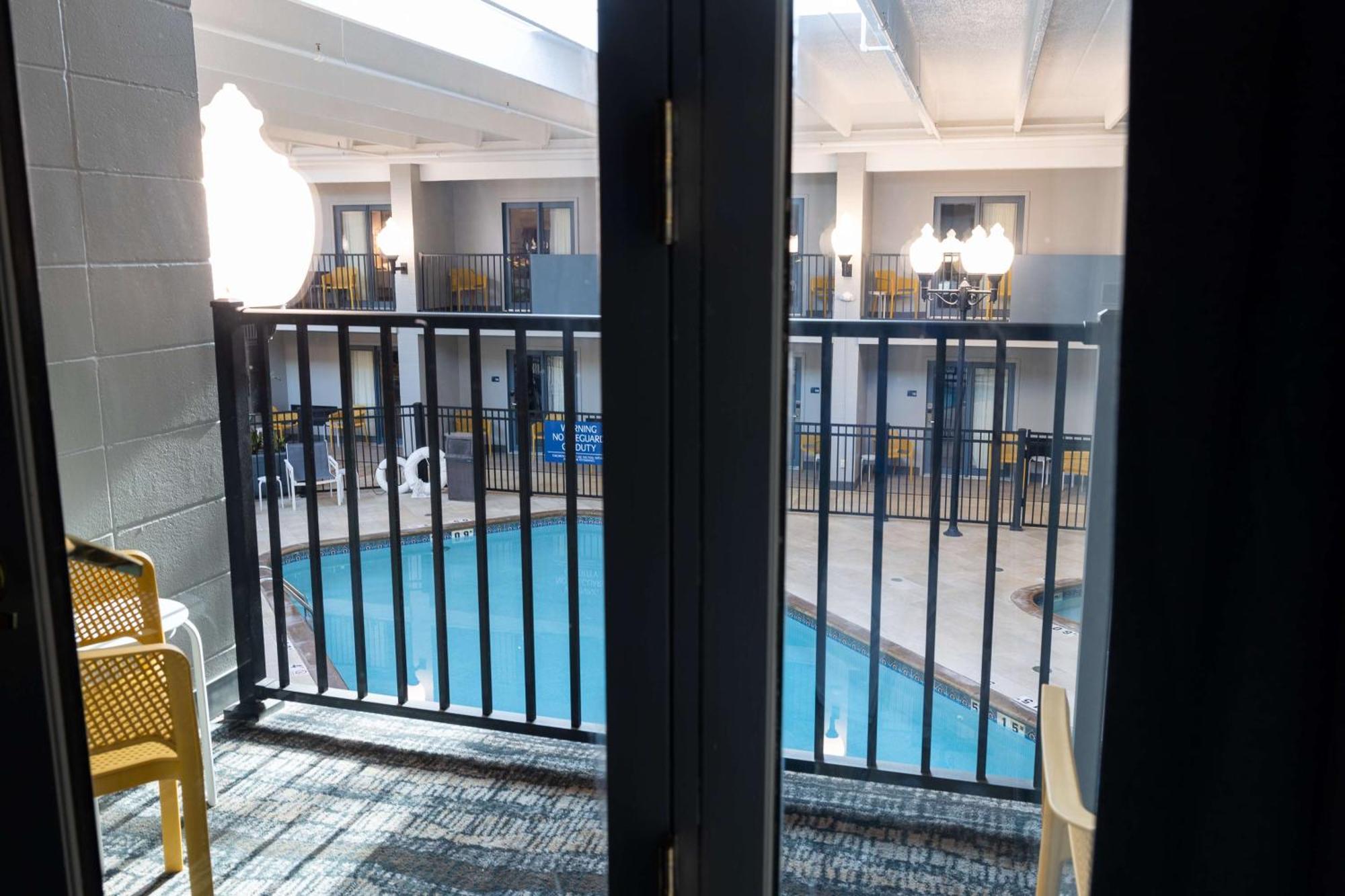 Doubletree By Hilton Austin, Mn Hotel Екстериор снимка