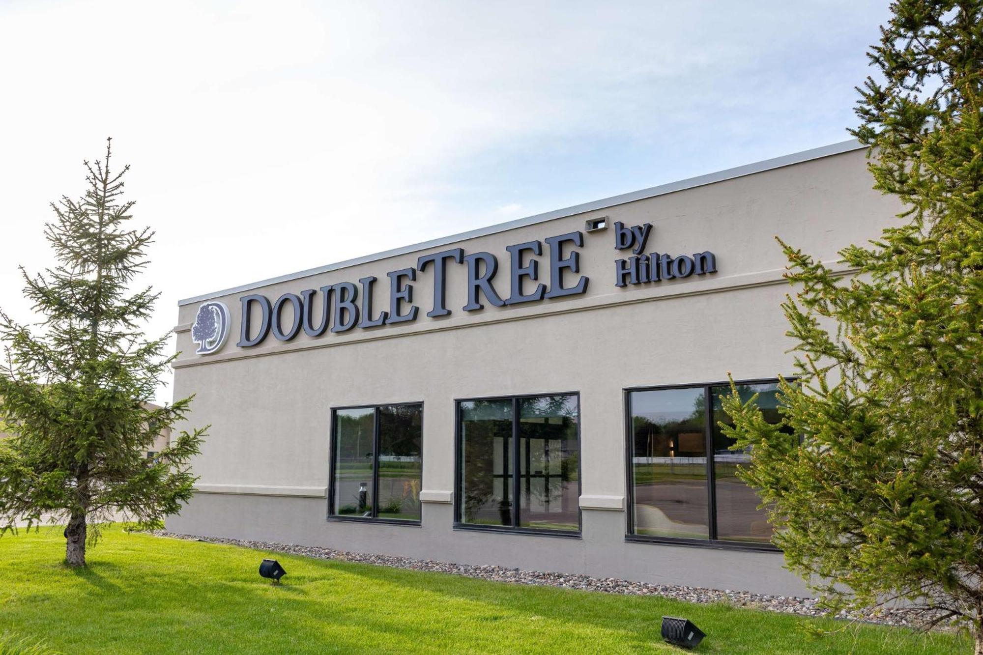 Doubletree By Hilton Austin, Mn Hotel Екстериор снимка